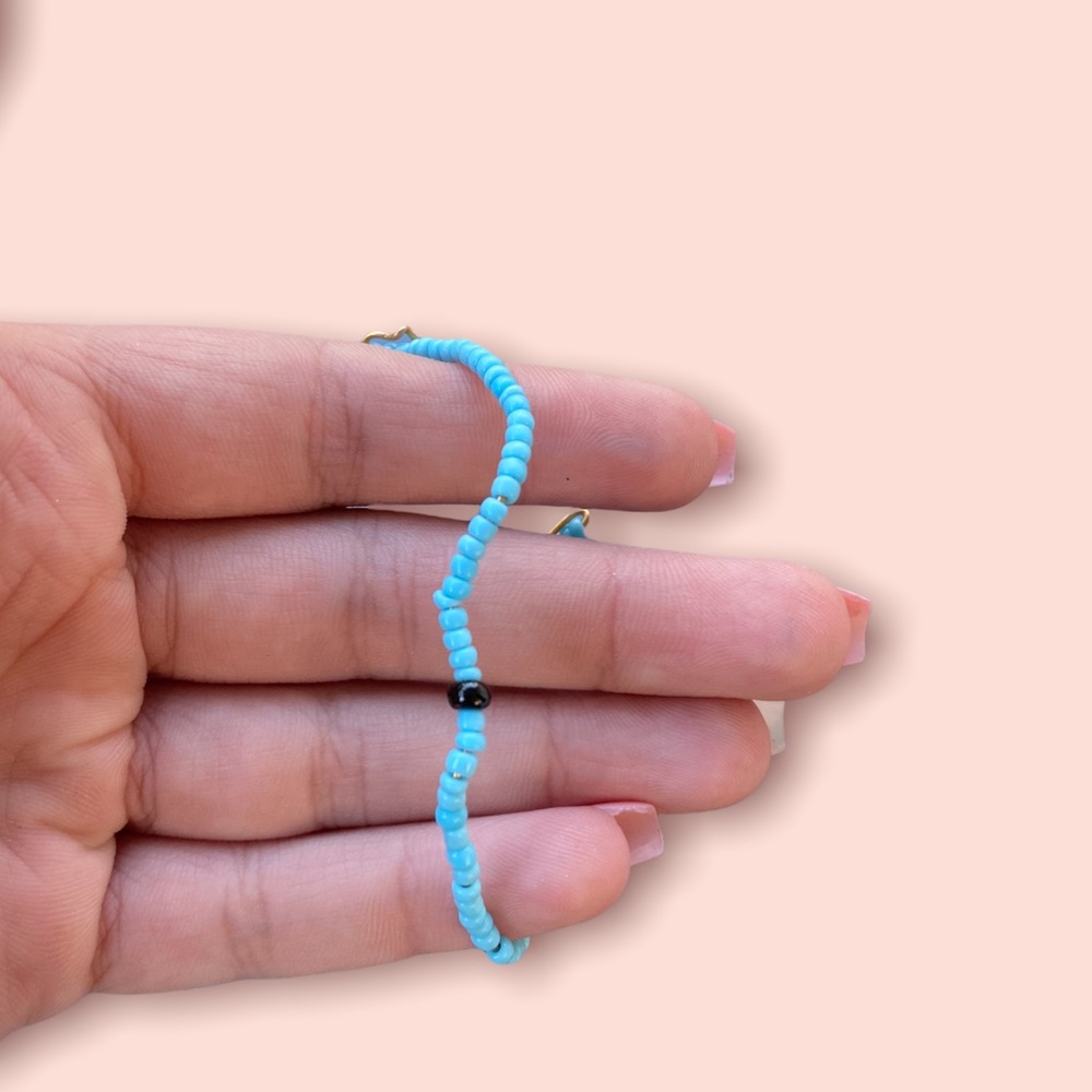 Blue wire bracelet adjustable